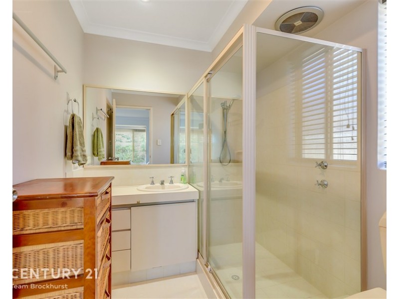 18 Bluegum Road, Thornlie WA 6108