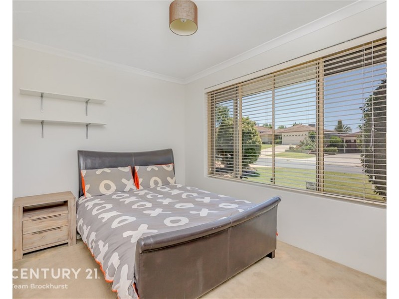 18 Bluegum Road, Thornlie WA 6108
