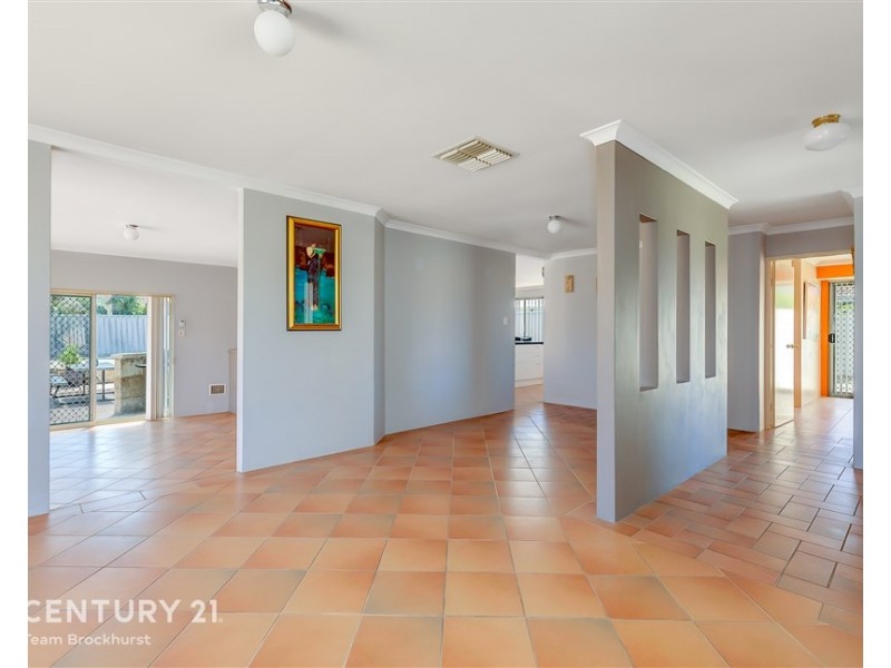 10 Wineberry Loop, South Lake WA 6164