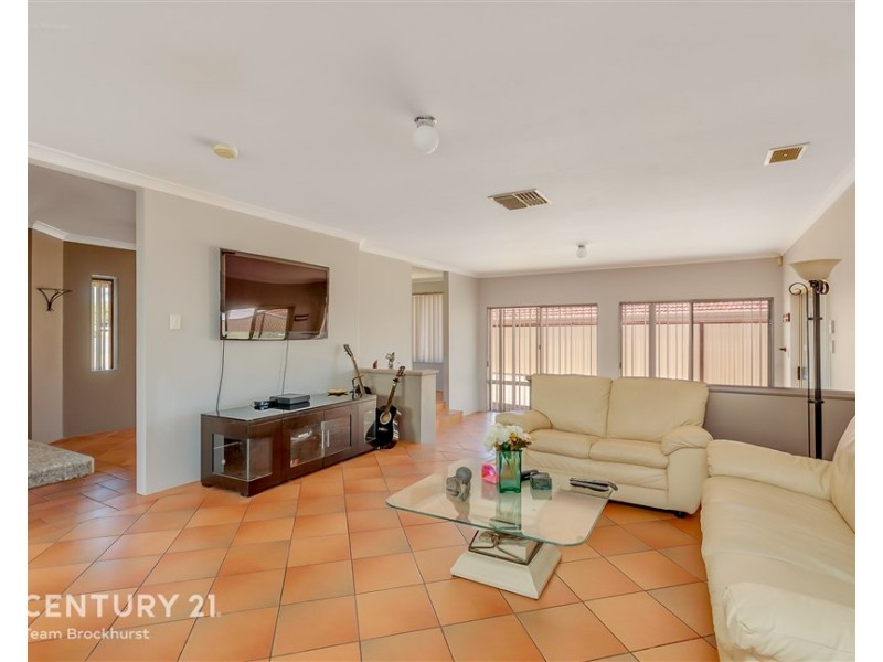 10 Wineberry Loop, South Lake WA 6164