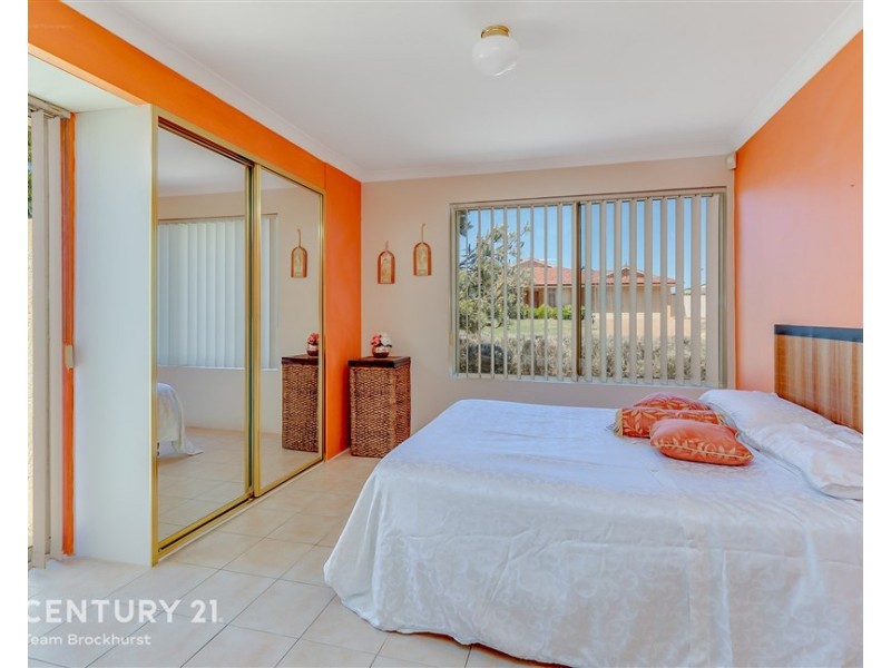 10 Wineberry Loop, South Lake WA 6164