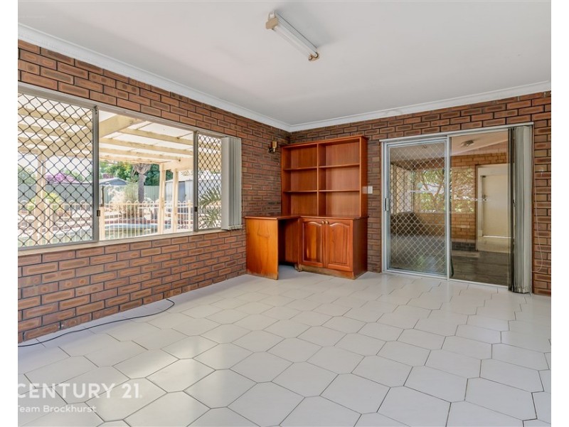 12 Marlow Way, Thornlie WA 6108