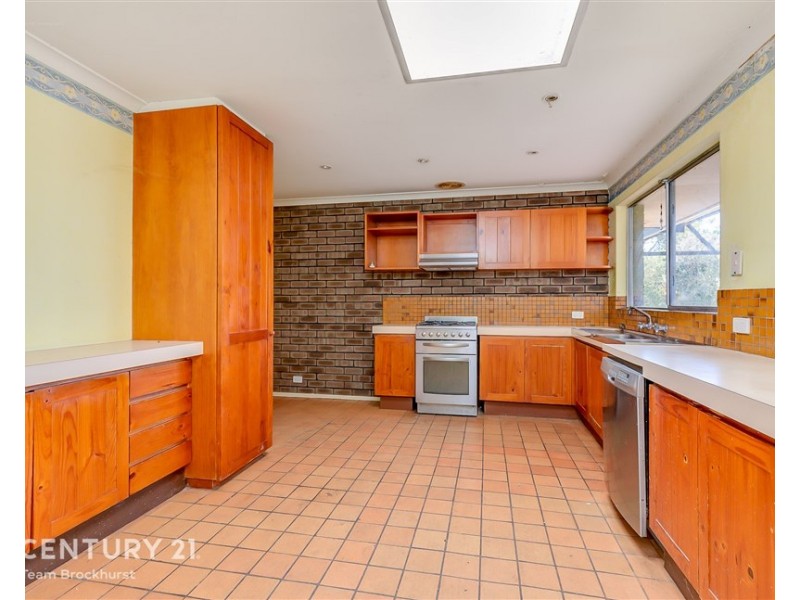 74 Glyndebourne Avenue, Thornlie WA 6108