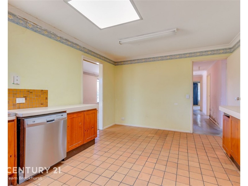 74 Glyndebourne Avenue, Thornlie WA 6108