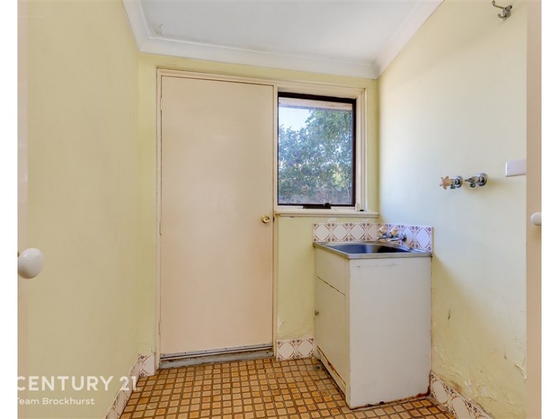 74 Glyndebourne Avenue, Thornlie WA 6108