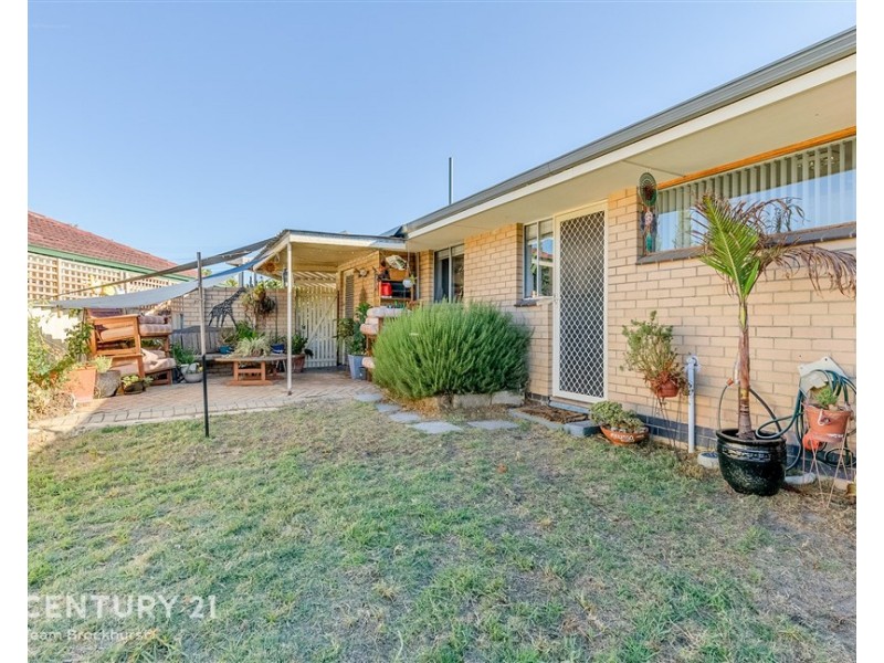 2 Barber Place, Riverton WA 6148
