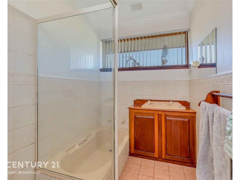 2 Barber Place, Riverton WA 6148