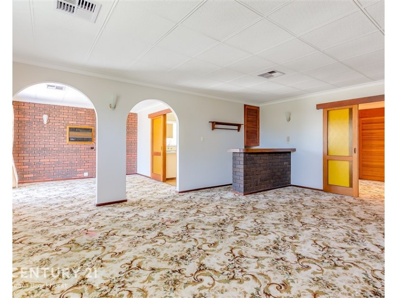 67 McNamara Drive, Thornlie WA 6108