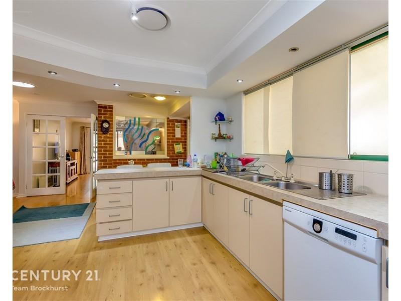28 Painter Crescent, Mundaring WA 6073