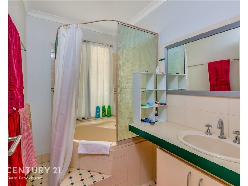 28 Painter Crescent, Mundaring WA 6073