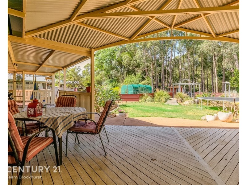 28 Painter Crescent, Mundaring WA 6073