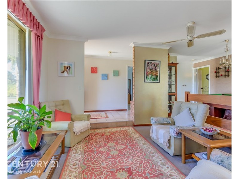 21 Stonecreek Close, Thornlie WA 6108