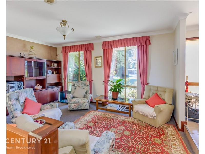 21 Stonecreek Close, Thornlie WA 6108