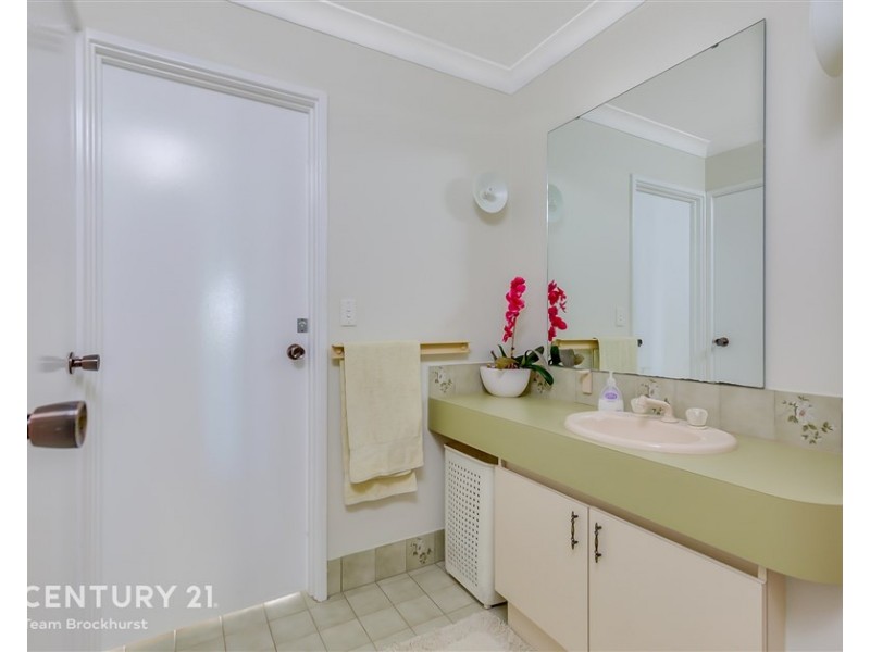 21 Stonecreek Close, Thornlie WA 6108