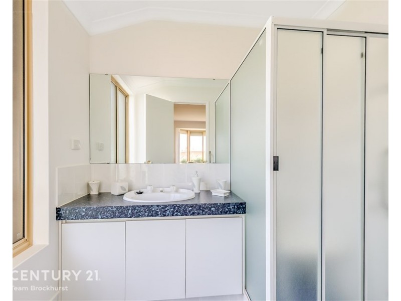 5 Barnett Close, Huntingdale WA 6110