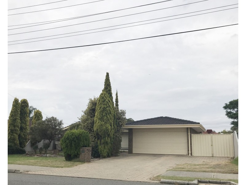 24 Murdoch Road, Thornlie WA 6108