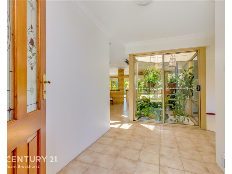 15 Castle Court, Thornlie WA 6108