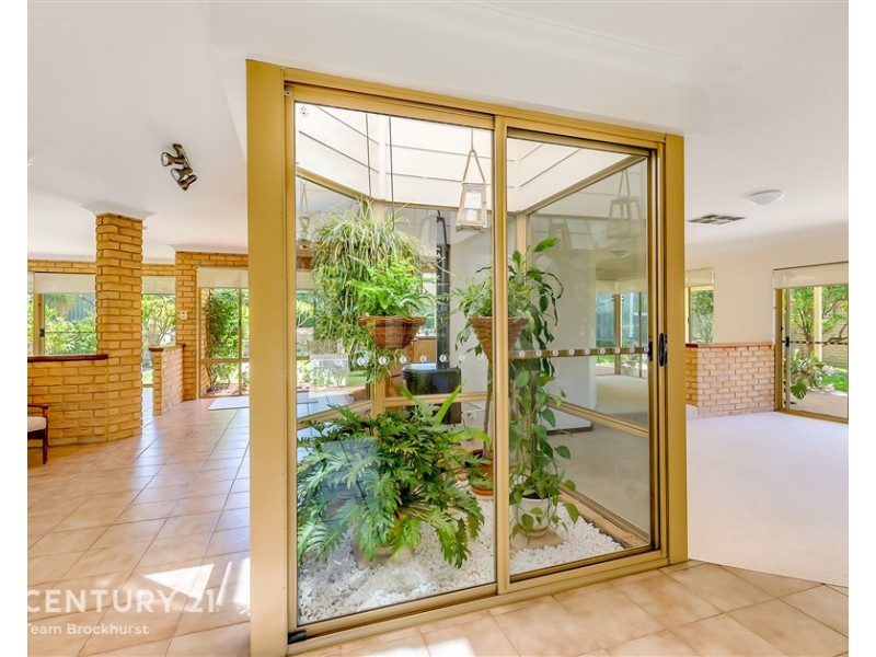 15 Castle Court, Thornlie WA 6108