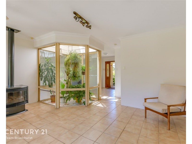 15 Castle Court, Thornlie WA 6108