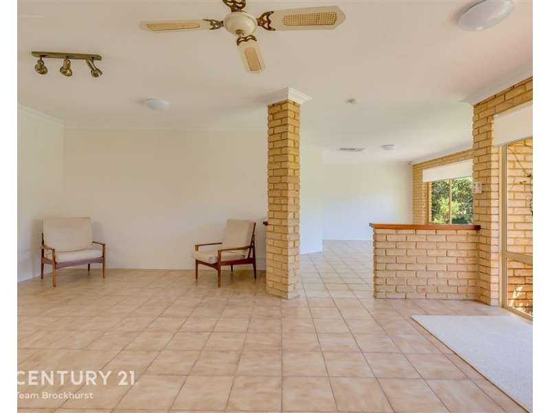 15 Castle Court, Thornlie WA 6108