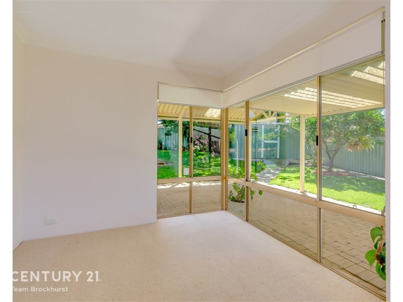 15 Castle Court, Thornlie WA 6108