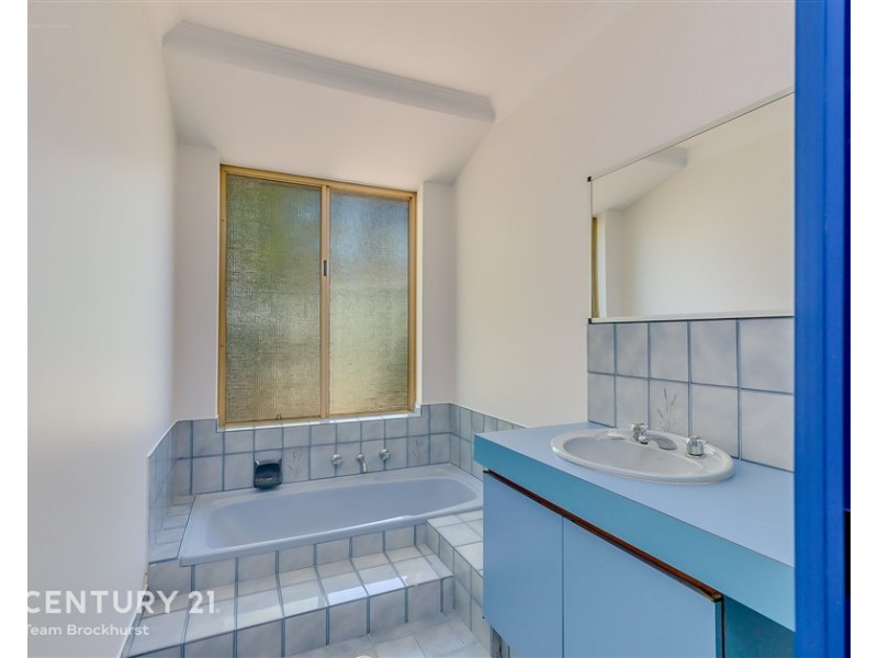 15 Castle Court, Thornlie WA 6108