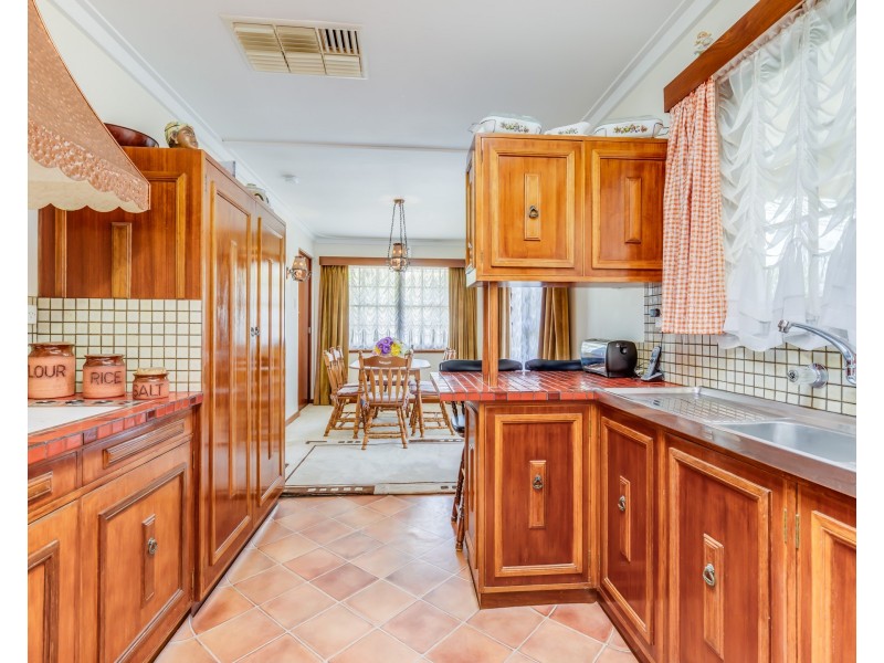 2 Pegus Street, Thornlie WA 6108