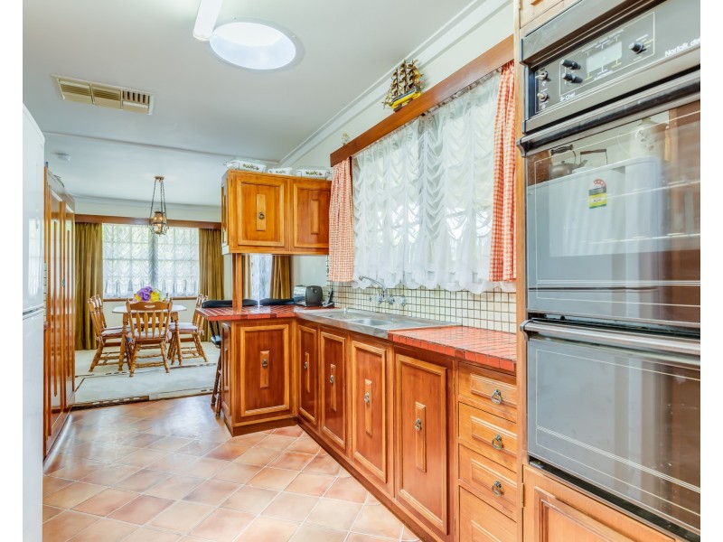 2 Pegus Street, Thornlie WA 6108