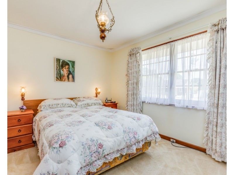 2 Pegus Street, Thornlie WA 6108