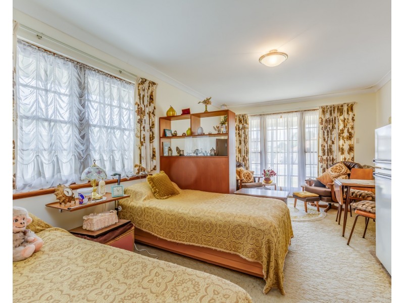 2 Pegus Street, Thornlie WA 6108