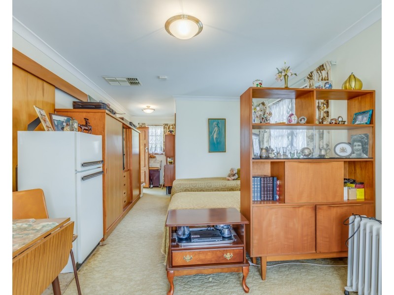 2 Pegus Street, Thornlie WA 6108