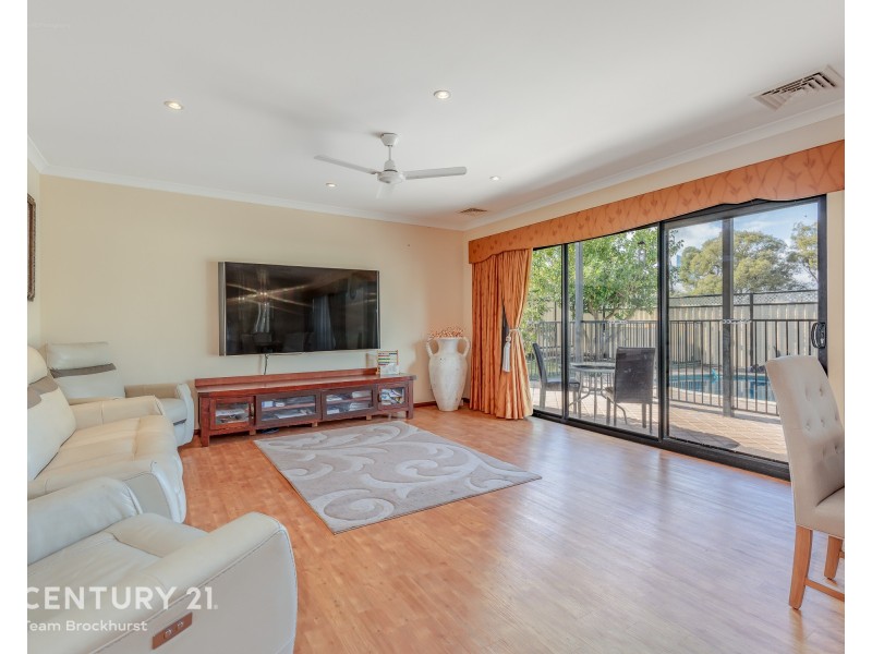 2/378 Kew Street, Cloverdale WA 6105