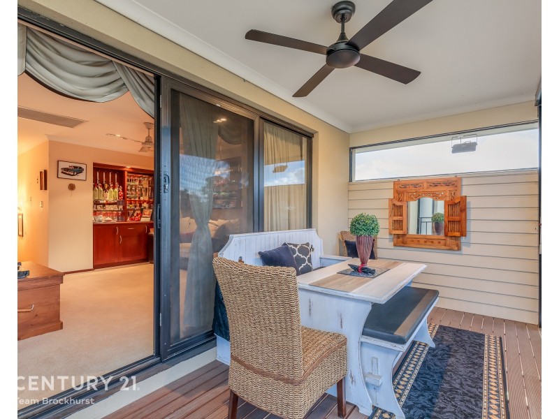 2/378 Kew Street, Cloverdale WA 6105