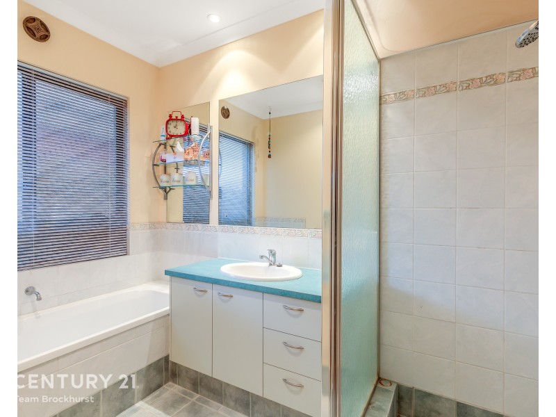 2/378 Kew Street, Cloverdale WA 6105