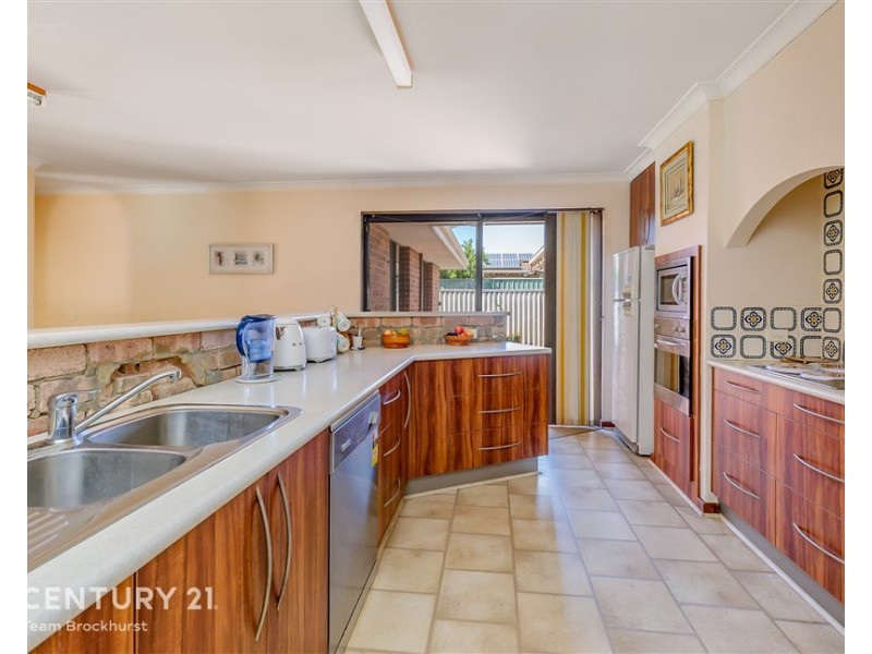 18 Hatfield Way, Booragoon WA 6154