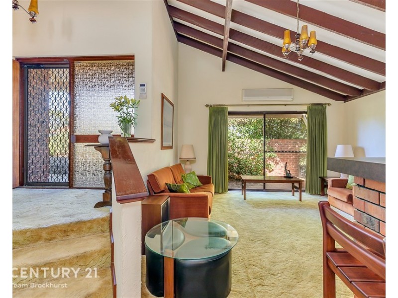 18 Hatfield Way, Booragoon WA 6154