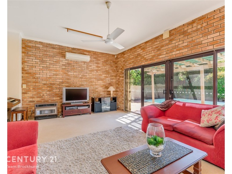 18 Hatfield Way, Booragoon WA 6154