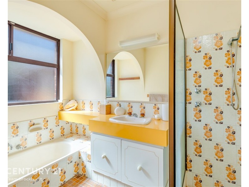 18 Hatfield Way, Booragoon WA 6154