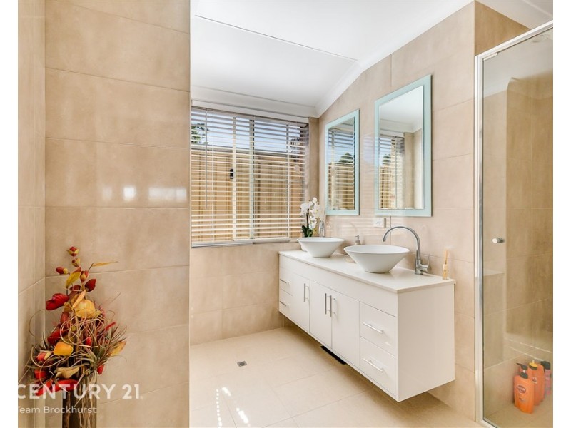 5 Moldern Place, Huntingdale WA 6110