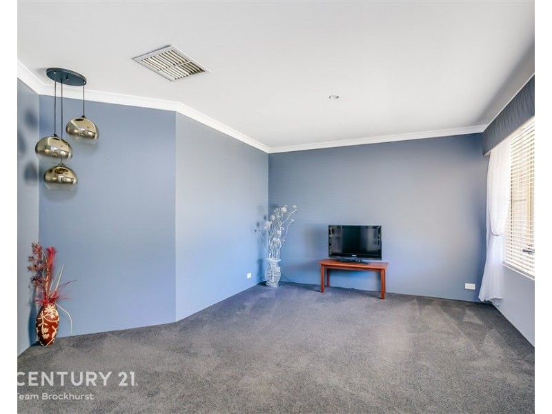 5 Moldern Place, Huntingdale WA 6110