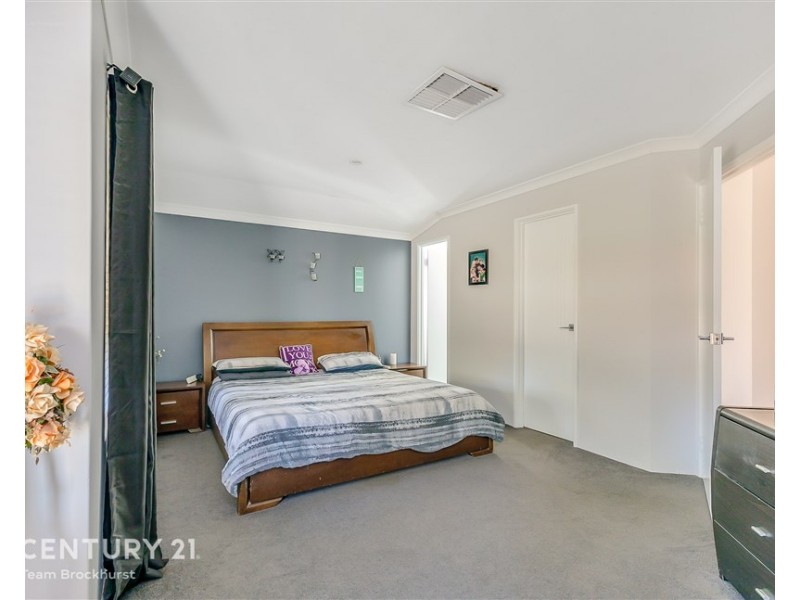 5 Moldern Place, Huntingdale WA 6110