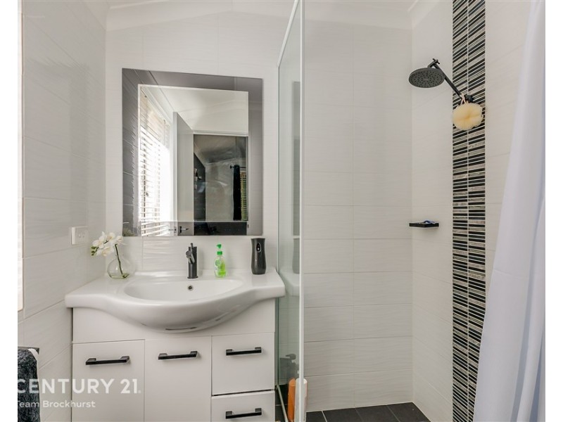 5 Moldern Place, Huntingdale WA 6110