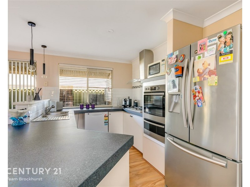 5 Moldern Place, Huntingdale WA 6110