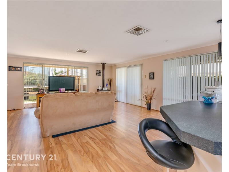 5 Moldern Place, Huntingdale WA 6110