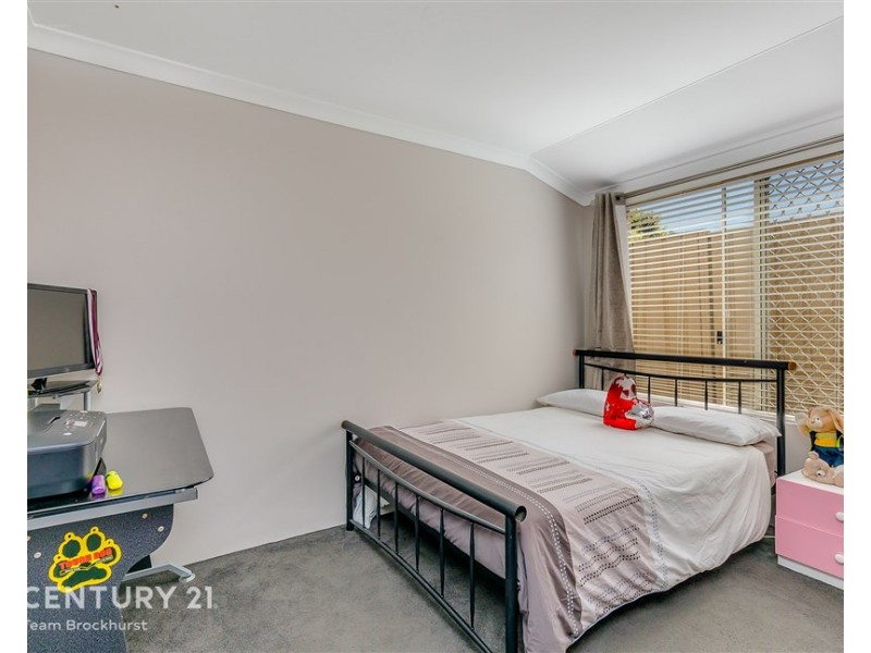 5 Moldern Place, Huntingdale WA 6110