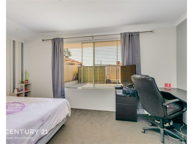 5 Moldern Place, Huntingdale WA 6110