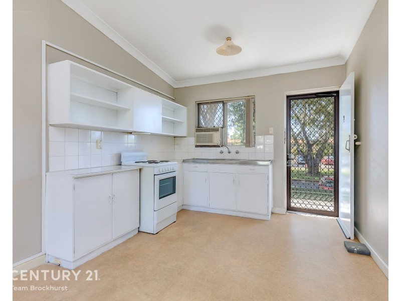 9/2 Dalziell Street, Maddington WA 6109
