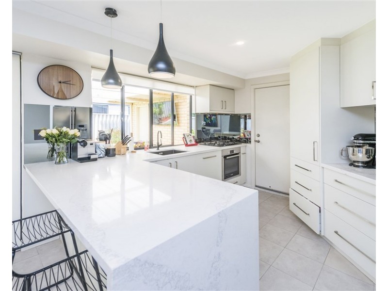 18 Strawberry Way, Forrestfield WA 6058