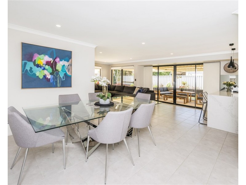 18 Strawberry Way, Forrestfield WA 6058