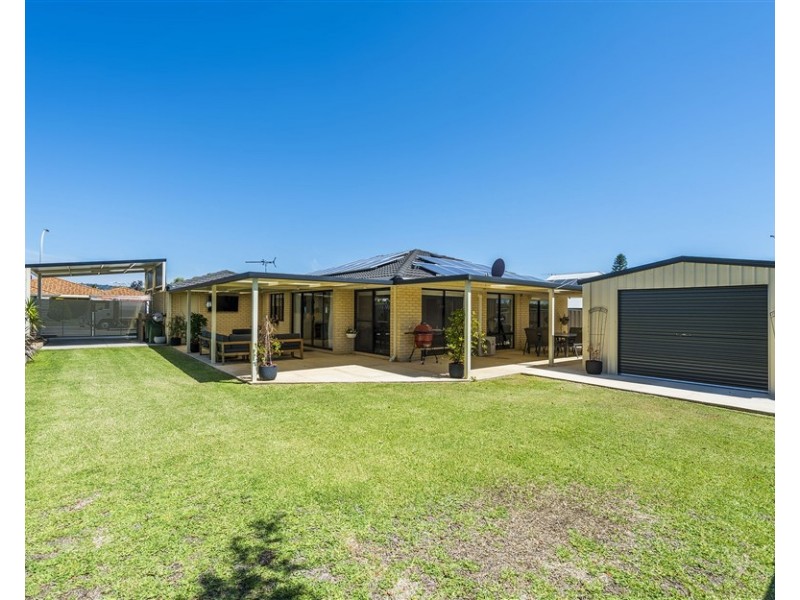 18 Strawberry Way, Forrestfield WA 6058